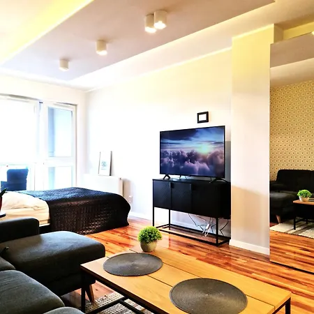 Sky View Santocka Apartment