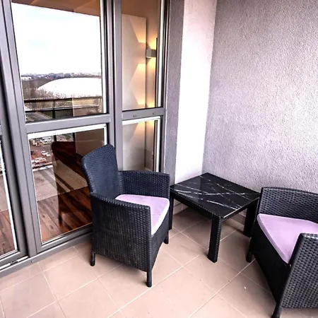 Sky View Santocka Apartment *